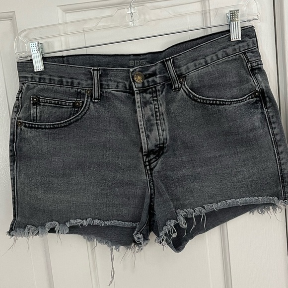 BDG Urban Outfitters Charcoal colored Raw Hem Distressed Denim Shorts Size 32 - Picture 3 of 11